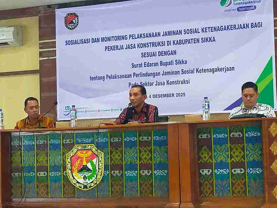 Sekda Sikka Buka Sosialisasi dan Monitoring Pelaksanaan Jaminan Sosial Ketenagakerjaan Bagi Pekerja Jasa Konstruksi